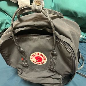 Fjallraven backpack with shoulder pads.